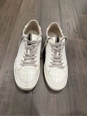 Women’s Shu Shop White Low-Top Casual Sneakers with Light Gray Laces